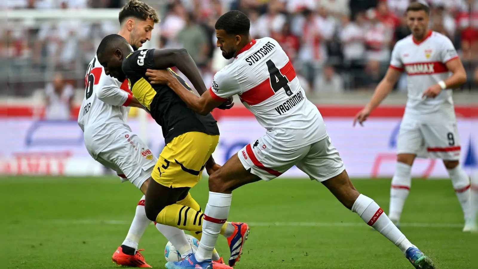 Nicht zu halten vom VfB: Torjäger Guirassy wechselte 2024 von Stuttgart nach Dortmund. (Archivbild) (Foto: Jan-Philipp Strobel/dpa)