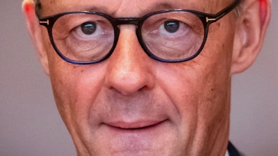 Der Kanzler kann erstmal aufatmen - aber die Lage kann sich auch wieder ändern. (Foto: Michael Kappeler/dpa)