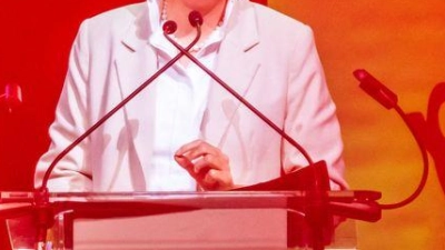 Alice Weidel, Co-Vorsitzende der AfD, hält im Institut des 21. Jahrhunderts in Budapest einen Vortrag unter dem Motto „Deutschland und Europa”.  (Foto: Marton Monus/dpa)