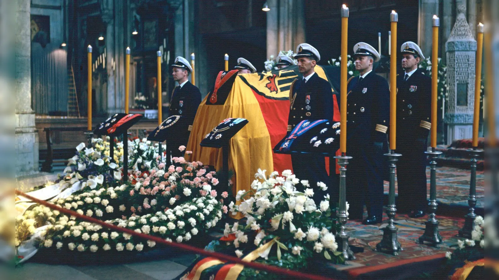 Die Trauerfeier für Bundeskanzler Konrad Adenauer im Jahr 1967 ist dem Psychologen Andreas Hamburger bis heute in Erinnerung (Archivbild).  (Foto: picture alliance / Otto Noecker/dpa)