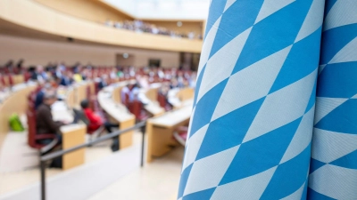 Der Landtag ist mit großer Mehrheit gegen eine Amtszeitbegrenzung für den Regierungschef. (Archivbild) (Foto: Peter Kneffel/dpa)