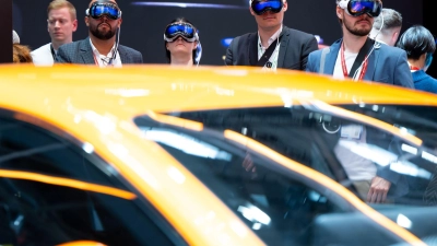 Virtuelle Realität auf der IAA (Foto: Sven Hoppe/dpa)
