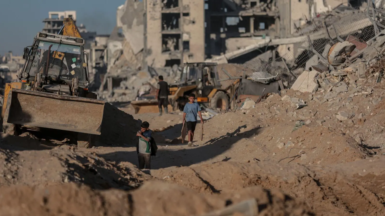 Zerstörte Gebäude südlich der Stadt Gaza. (Archivbild) (Foto: Omar Ashtawy/APA Images via ZUMA Press Wire/dpa)