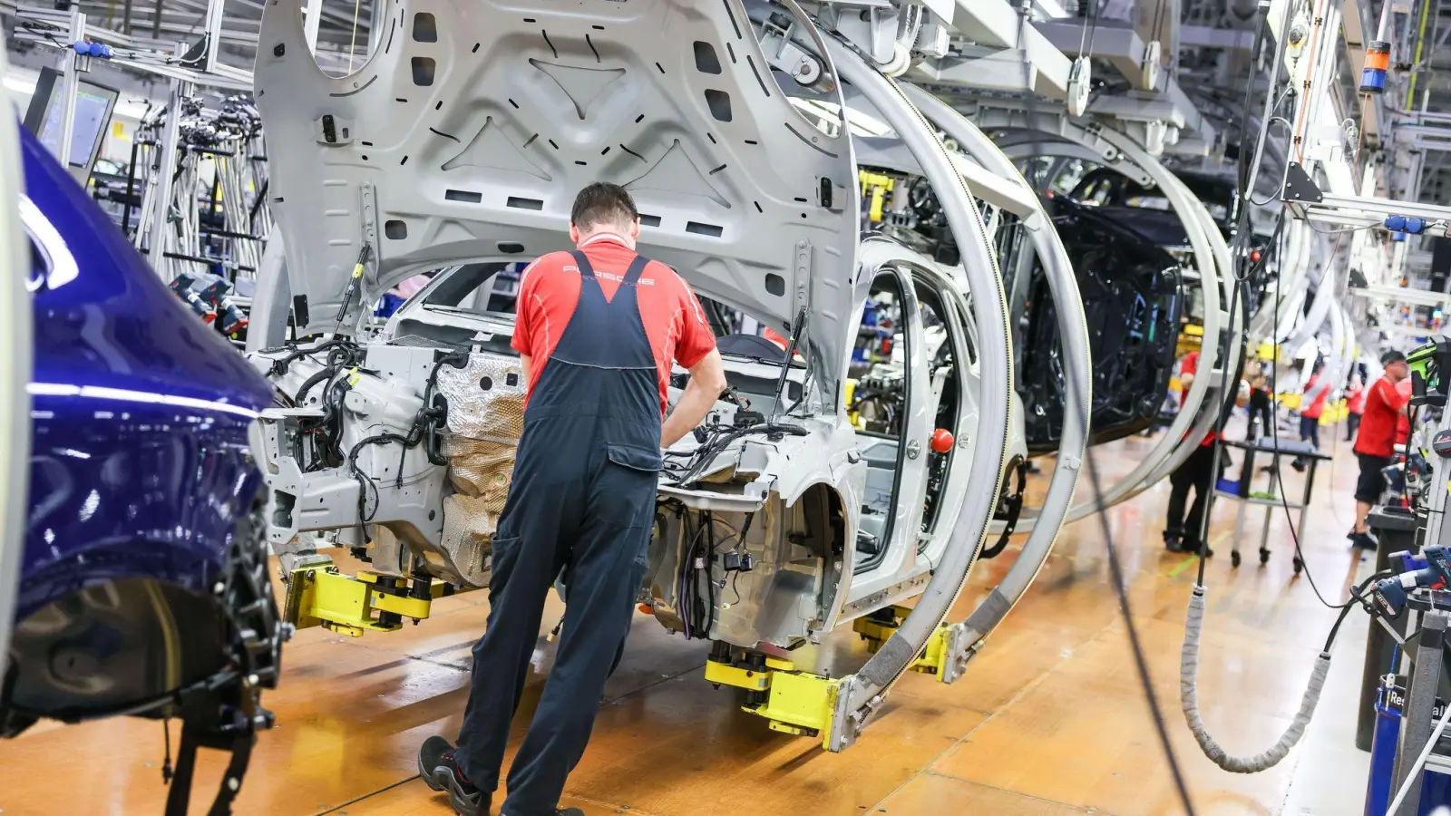 Weniger Jobs in der Industrie. (Foto: Jan Woitas/dpa)