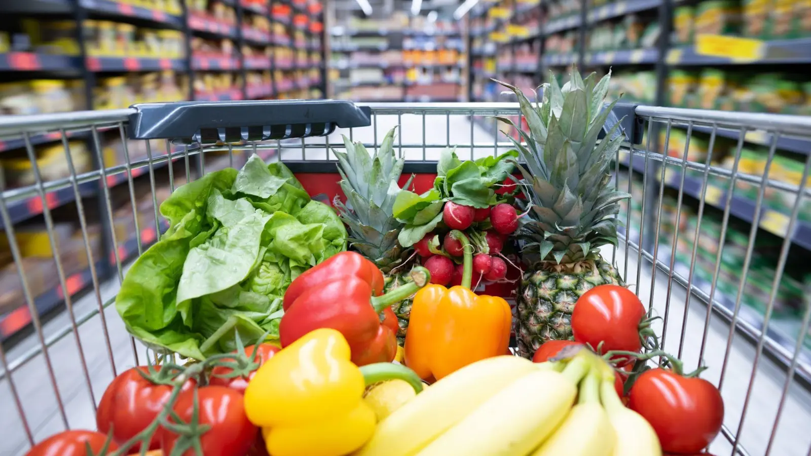 Lebensmittel sind teurer geworden. (Foto: Sebastian Kahnert/dpa)