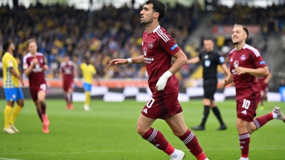 Mann des Tages: Nürnbergs Nürnbergs Mahir Emreli. (Foto: Swen Pförtner/dpa)