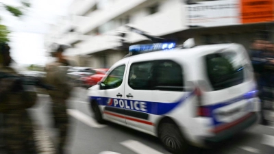 Die Fahrt des Neunjährigen mit einem Geländewagen durch Marseille hätte ein schlimmes Ende nehmen können, meint die Polizei. (Symbolbild) (Foto: Loic Venance/AFP/dpa)