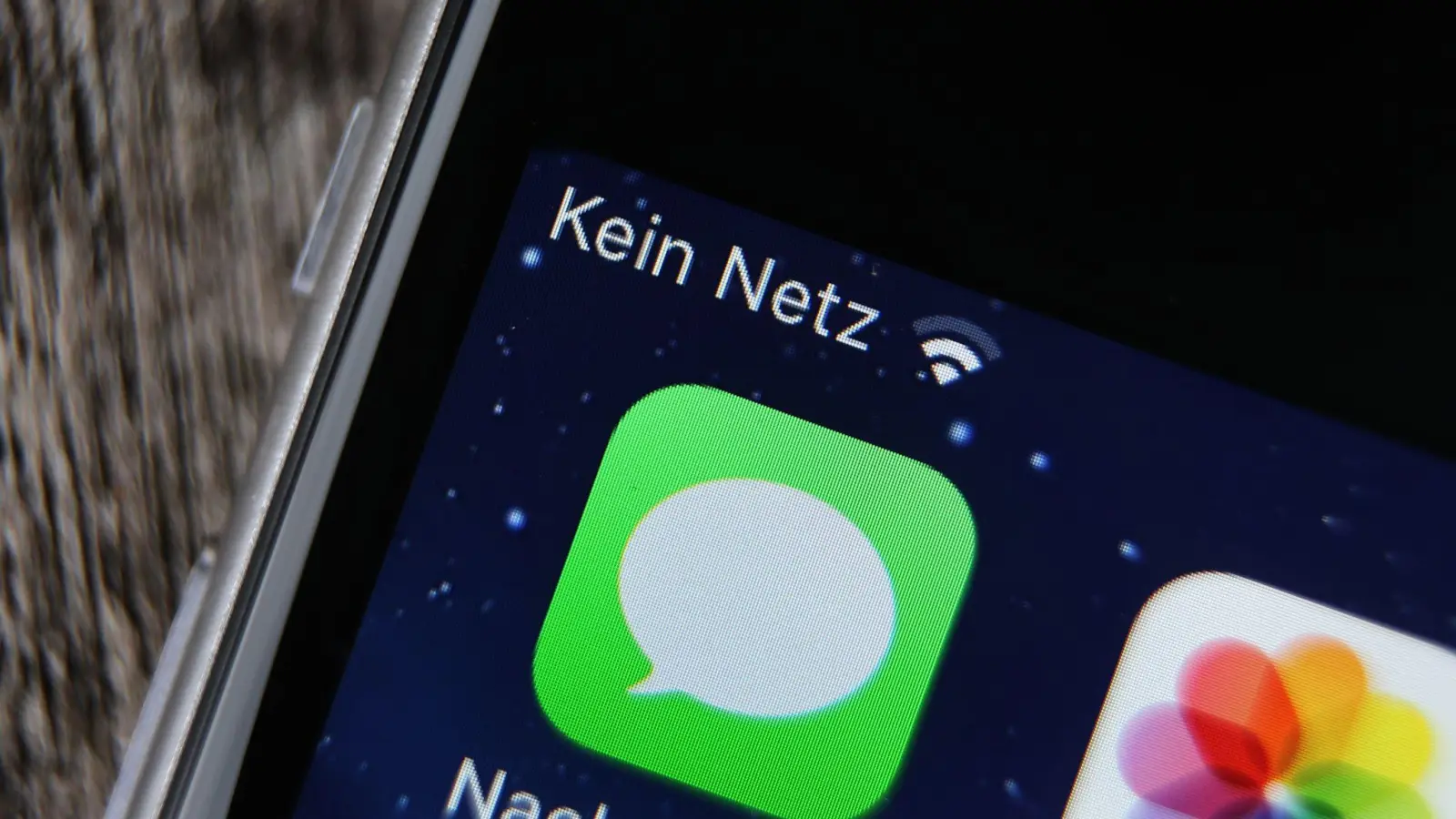 Ein nur mit WLAN verbundenes Smartphone hat kein Mobilfunk-Netz. (Foto: Karl-Josef Hildenbrand/dpa)