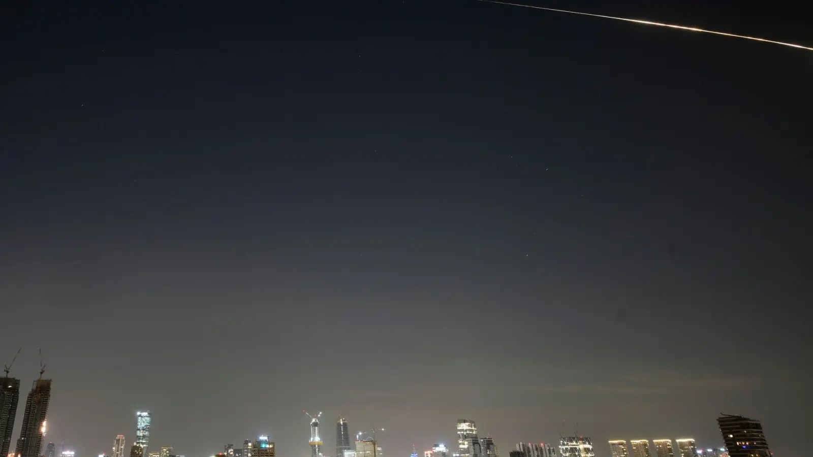 Vorerst geht der Krieg weiter.  (Foto: Ohad Zwigenberg/AP/dpa)