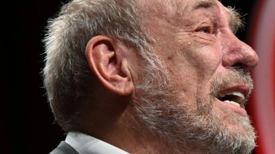Peter Fischer hat seine Prostatakrebs-Erkrankung öffentlich gemacht. (Foto: Arne Dedert/dpa)