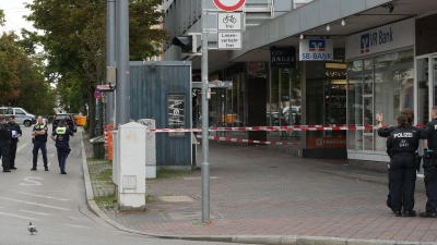 Bei der Explosion in der Passage eines Geschäftshauses wurden mehrere Schaufenster beschädigt. (Archivbild) (Foto: Felix Kirberg/dpa)