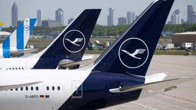 Die Lufthansa hat mit dem Aus für die Tochter Cityline Tausende Verbindungen gestrichen. (Archivbild) (Foto: Boris Roessler/dpa)