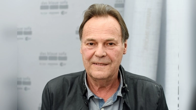 Der Schriftsteller Peter Schneider ist im Alter von 85 Jahren gestorben. (Archivbild)  (Foto: Jens Kalaene/dpa-Zentralbild/dpa)