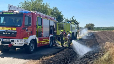 Bei Burgbernheim hatten die Einsatzkräfte den Flächenbrand rasch unter Kontrolle. (Foto: Kreisfeuerwehrverband NEA)
