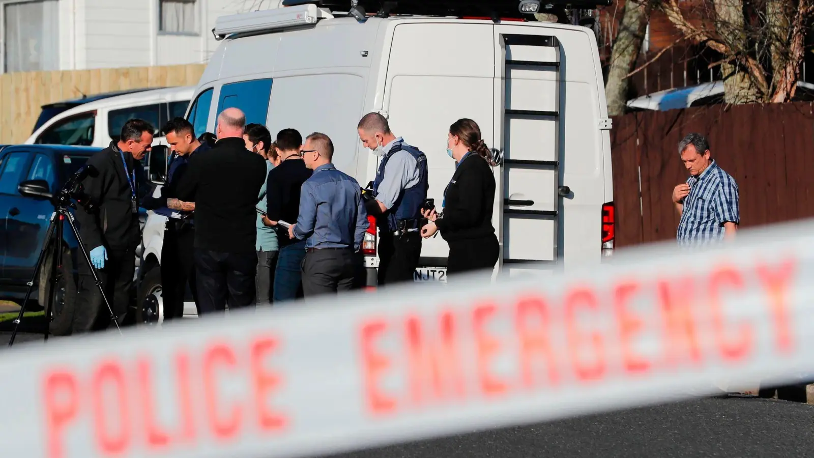 Ermittler der neuseeländischen Polizei im Einsatz. (Foto: Dean Purcell/New Zealand Herald/AP/dpa)