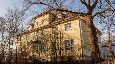 Platzt aus allen Nähten: die Grundschule im Stadtteil Hennenbach. Um die Situation zu verbessern, muss ein Container aufgestellt werden. (Foto: Evi Lemberger)