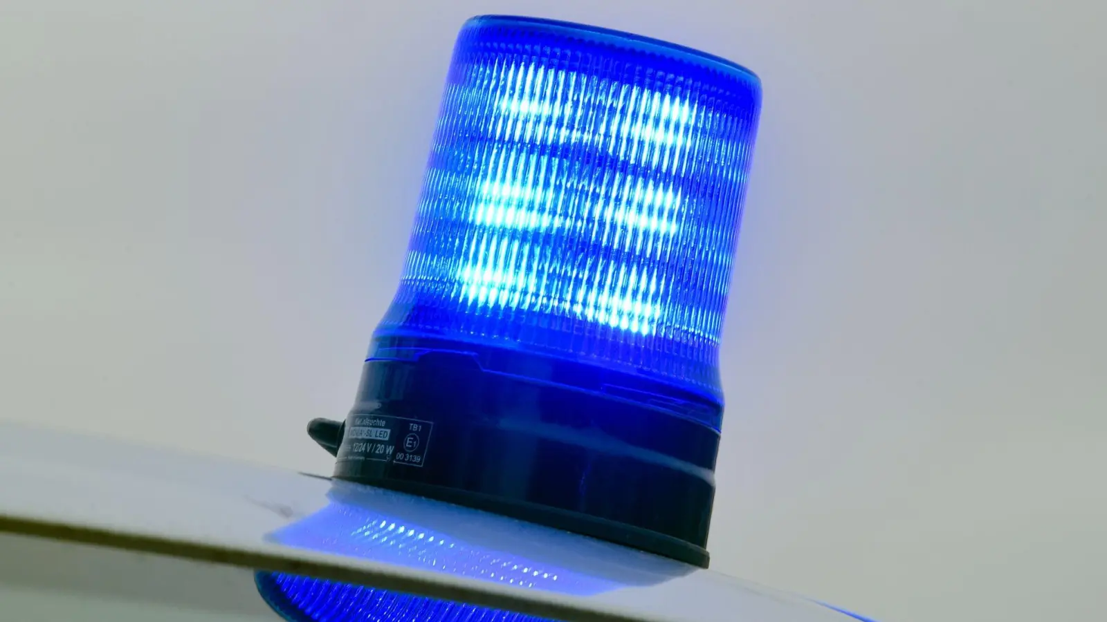 Einen Traktorfahrer bat die Polizei zur Blutentnahme. Er soll versucht haben, eine Frau zu überfahren.  (Symbolbild: Patrick Pleul/dpa-Zentralbild)