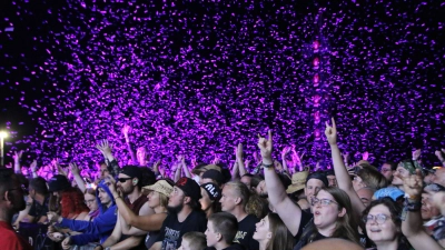 Laute Gitarren-Riffs, die unter die Haut gehen, ausgelassene Stimmung und das alles unter freiem Himmel. Im August 2024 steigt das Festival in Dinkelsbühl bereits zum 25. Mal. (Archivbild: Martina Haas)