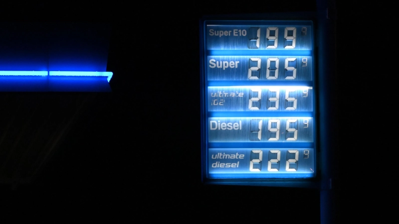 Schon ab Dienstag galten wie bei dieser Tankstelle in Ansbach höhere Preise. Am Mittwoch kam der nächste Preissprung.  (Foto: Manfred Blendinger)