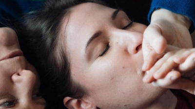 Ganz normal: Nicht immer haben in einer Beziehung beide gleich viel Lust.  (Foto: Joseffson/Westend61/dpa-tmn)