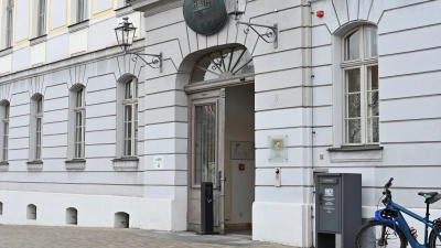 Die Tür war offen, doch der Angeklagte blieb in Griechenland. Ein Prozess vor dem Amtsgericht Ansbach ist deshalb ausgefallen. (Foto: Manfred Blendinger)