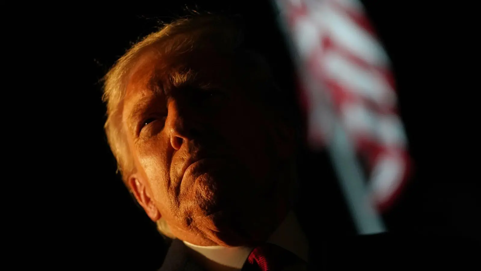 Trump plant in Asien zahlreiche Deals - und will auch der Unterzeichnung eines Friedensabkommens beiwohnen. (Foto: Allison Robbert/FR172296 AP/AP/dpa)