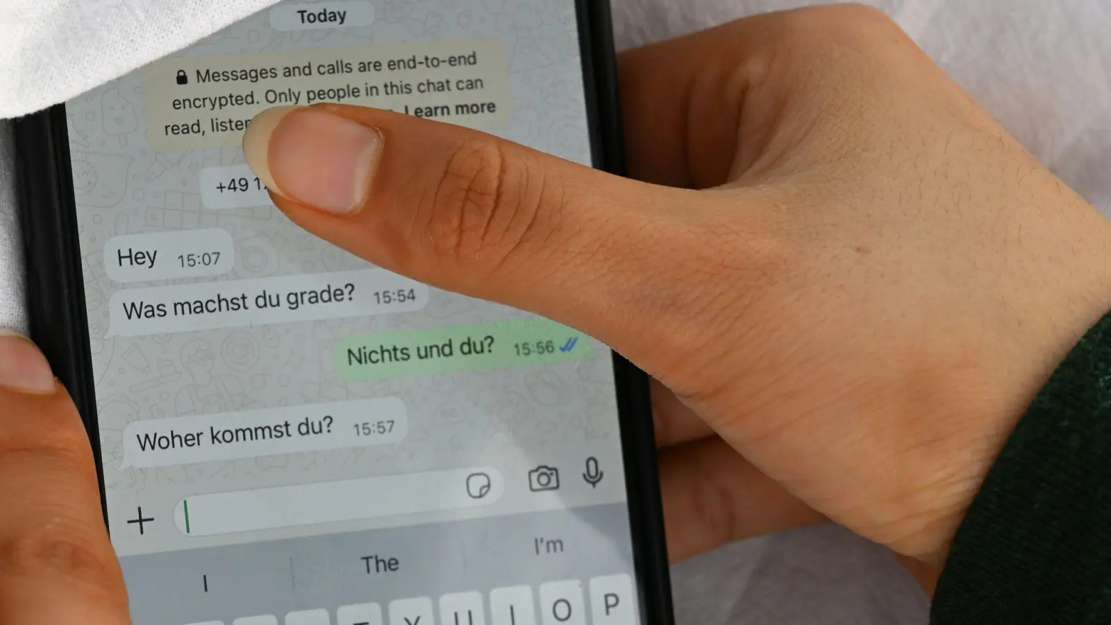 Beim Cybergrooming manipulieren Täter gezielt Kinder und Jugendliche (Archivbild). (Foto: Elisa Schu/dpa)