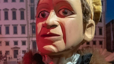 Auch das berühmte Marionettentheater Augsburger Puppenkiste hat Jakob Fugger als Darsteller am Faden im Repertoire. (Archivbild) (Foto: Stefan Puchner/dpa)