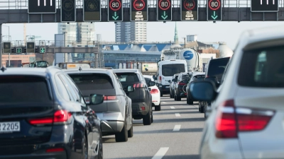 Autobauer bekommen in der EU mehr Zeit, um sich an Klimavorgaben zu halten. (Archivbild)   (Foto: Georg Wendt/dpa)