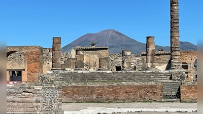 Bergauf ging es mit der Wasserqualität in den Bädern der antiken Stadt am Fuße des Vesuvs erst, nachdem die Römer ein Aquädukt gebaut hatten. (Archivfoto) (Foto: dpa)