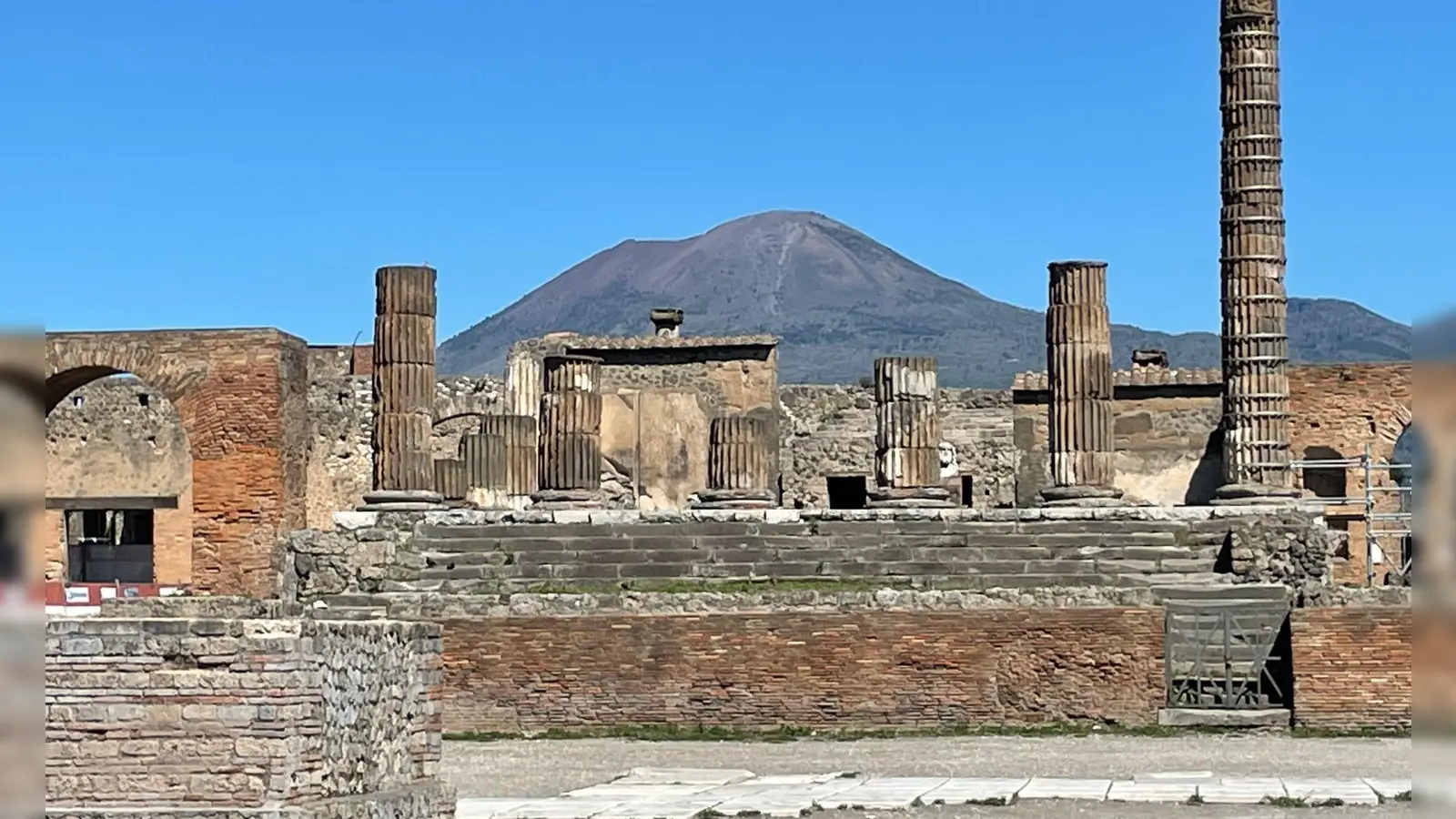 Bergauf ging es mit der Wasserqualität in den Bädern der antiken Stadt am Fuße des Vesuvs erst, nachdem die Römer ein Aquädukt gebaut hatten. (Archivfoto) (Foto: dpa)