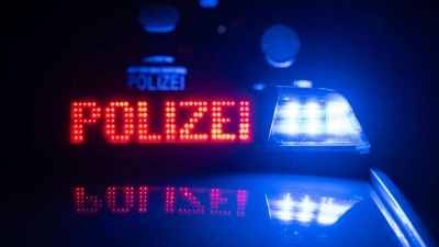 Die Bundesstraße war nach dem Unfall mehrere Stunden lang gesperrt. (Symbolbild) (Foto: Marijan Murat/dpa)