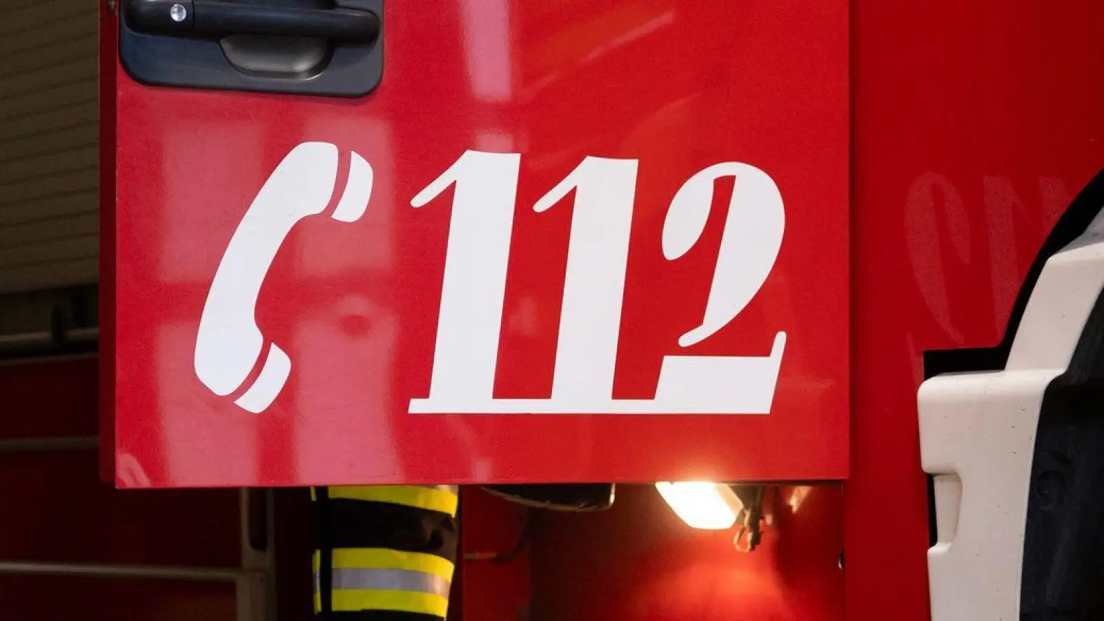 Durch den Brand entstand hoher Schaden. (Symbolbild) (Foto: Niklas Treppner/dpa)