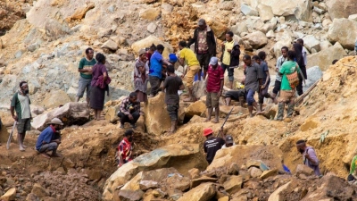 Bei dem Unglück in der abgelegenen Provinz Enga war eine Bergflanke plötzlich abgerutscht und ins Tal gestürzt. (Foto: Juho Valta/UNDP Papua New Guinea/AP/dpa)