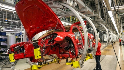 In der Autoindustrie sind die Gewinne stark gesunken. (Archivbild) (Foto: Jan Woitas/dpa-Zentralbild/dpa)