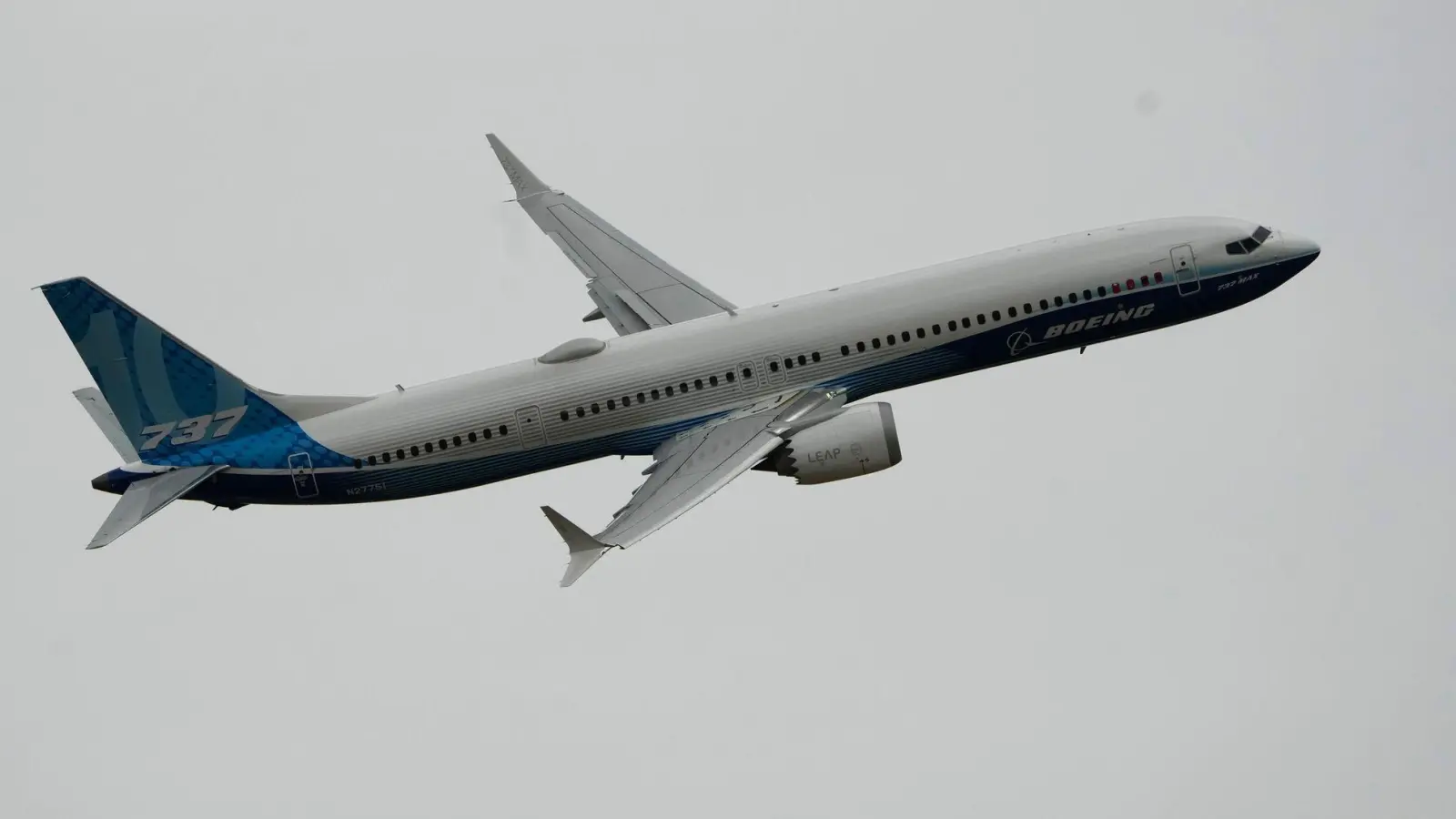 Die Boeing 737 Max 10 hat Platz für bis zu 230 Passagiere. (Archivbild) (Foto: Lewis Joly/AP/dpa)