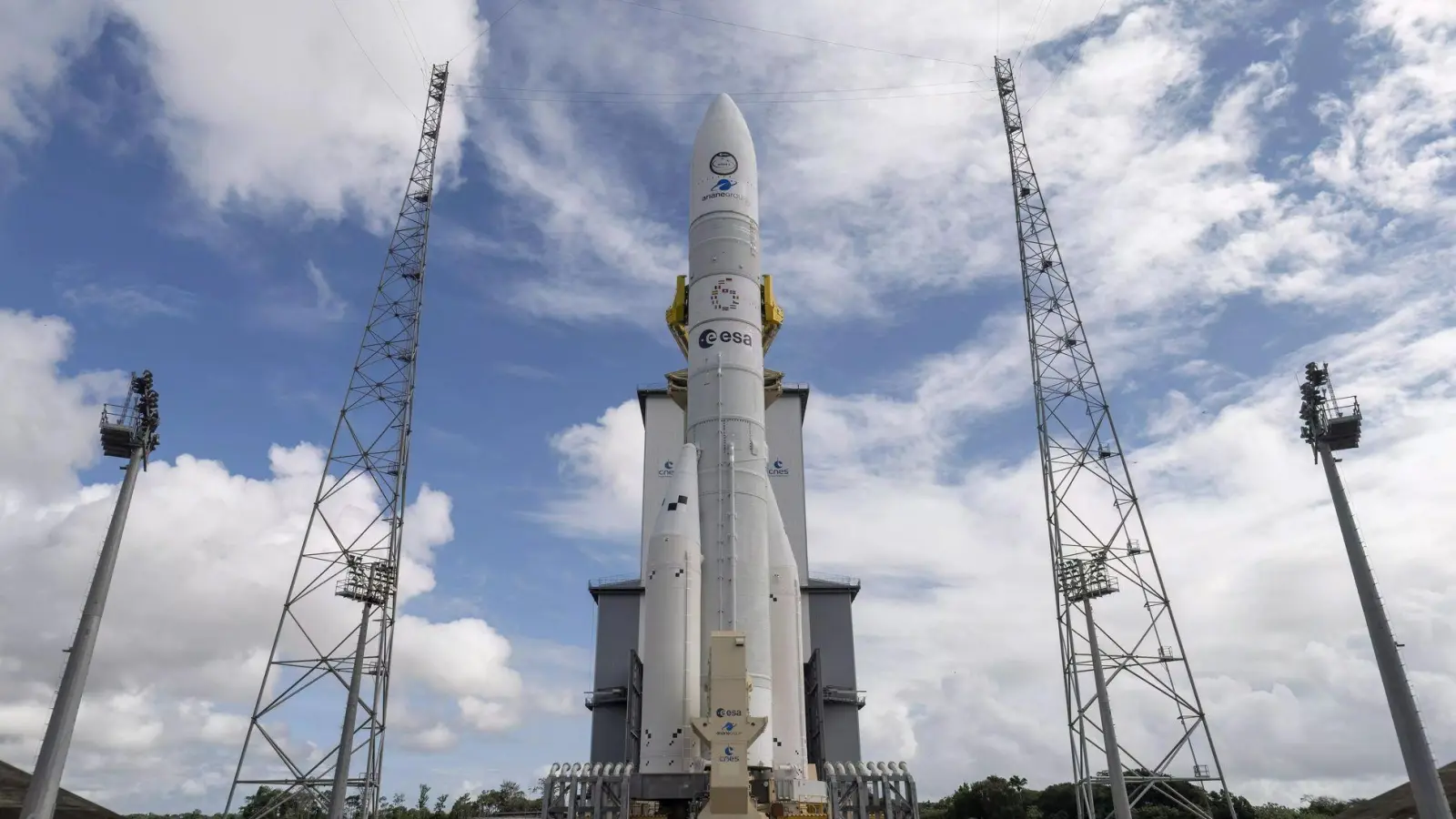 Kurzfristig wurde der Versuch für den ersten kommerziellen Flug der Ariane 6 verschoben. (Archivbild) (Foto: L. Bourgeon/ESA/dpa)