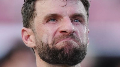 Thomas Müller blickt skeptisch auf eine mögliche WM-Teilnahme von Lionel Messi mit Argentinien. (Archivbild) (Foto: Darryl Dyck/The Canadian Press/dpa)