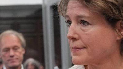 Nach einer dramatischen Szene im Gerichtssaal wurde der Prozess kurz unterbrochen.  (Foto: Marcus Brandt/Pool dpa/dpa)