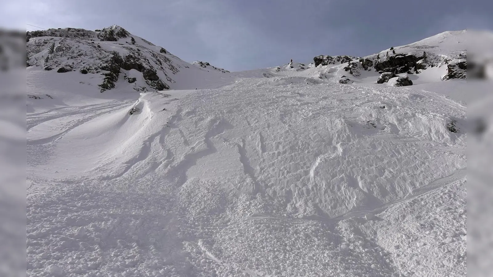 Bei einer Abfahrt nahe einer Staumauer kam ein Deutscher in Österreich ums Leben. (Symbolfoto) (Foto: Zoom.Tirol/APA/dpa)