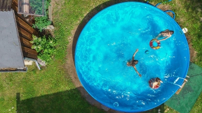 Runde Sache, auch in anderer Form: ein Pool für den eigenen Garten. (Foto: Patrick Pleul/dpa/dpa-tmn)