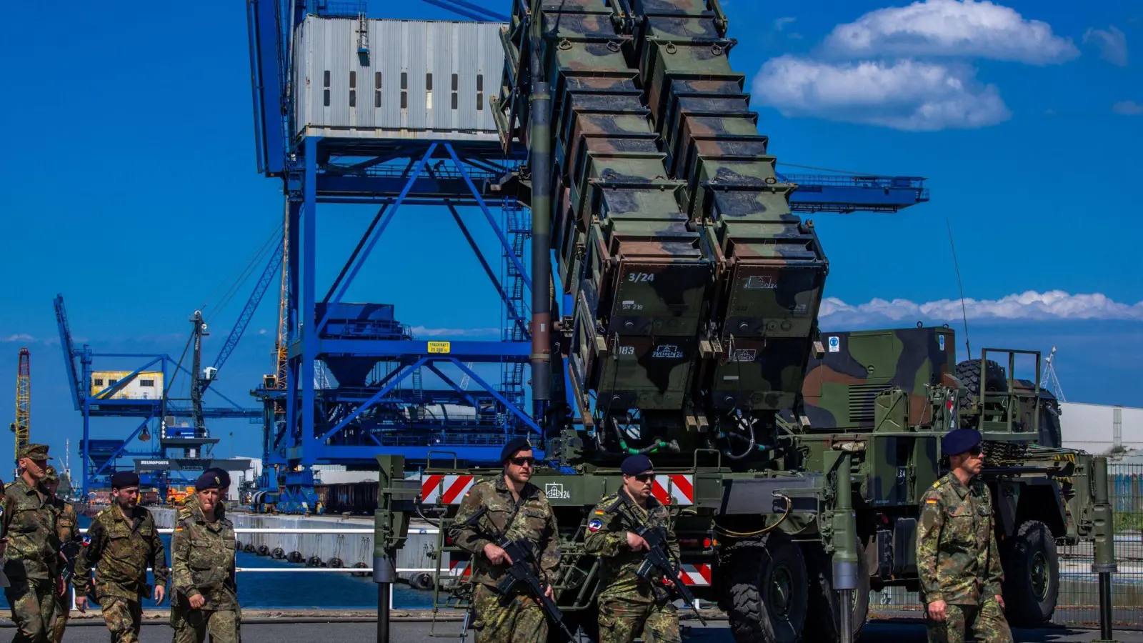 Ein Patriot-Flugabwehrsystem bei einer Bundeswehrübung - in dem System sind auch Vincorion-Komponenten verbaut. (Foto: Jens Büttner/dpa)