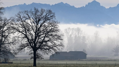 In den Bergen und im südlichen Alpenvorland erwartet der DWD Sonne. (Archivbild) (Foto: Uwe Lein/dpa)