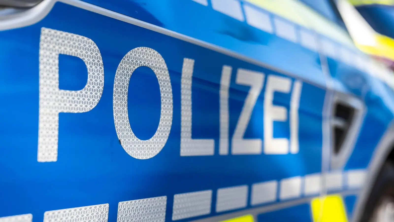 Der Landwirt rief eine Polizeistreife zu Hilfe. (Symbolbild) (Foto: David Inderlied/dpa)
