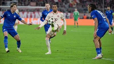 Stark am Ball und mit viel Zug zum Tor: Michael Olise. (Foto: Peter Kneffel/dpa)