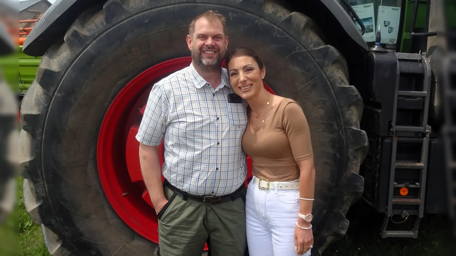 Christian Rothe mit seiner Frau Mirabella. Manchmal hat er ein wenig Heimweh nach Franken, doch grundsätzlich ist er in Siebenbürgen sehr glücklich. (Foto: Karl-Heinz Gisbertz)
