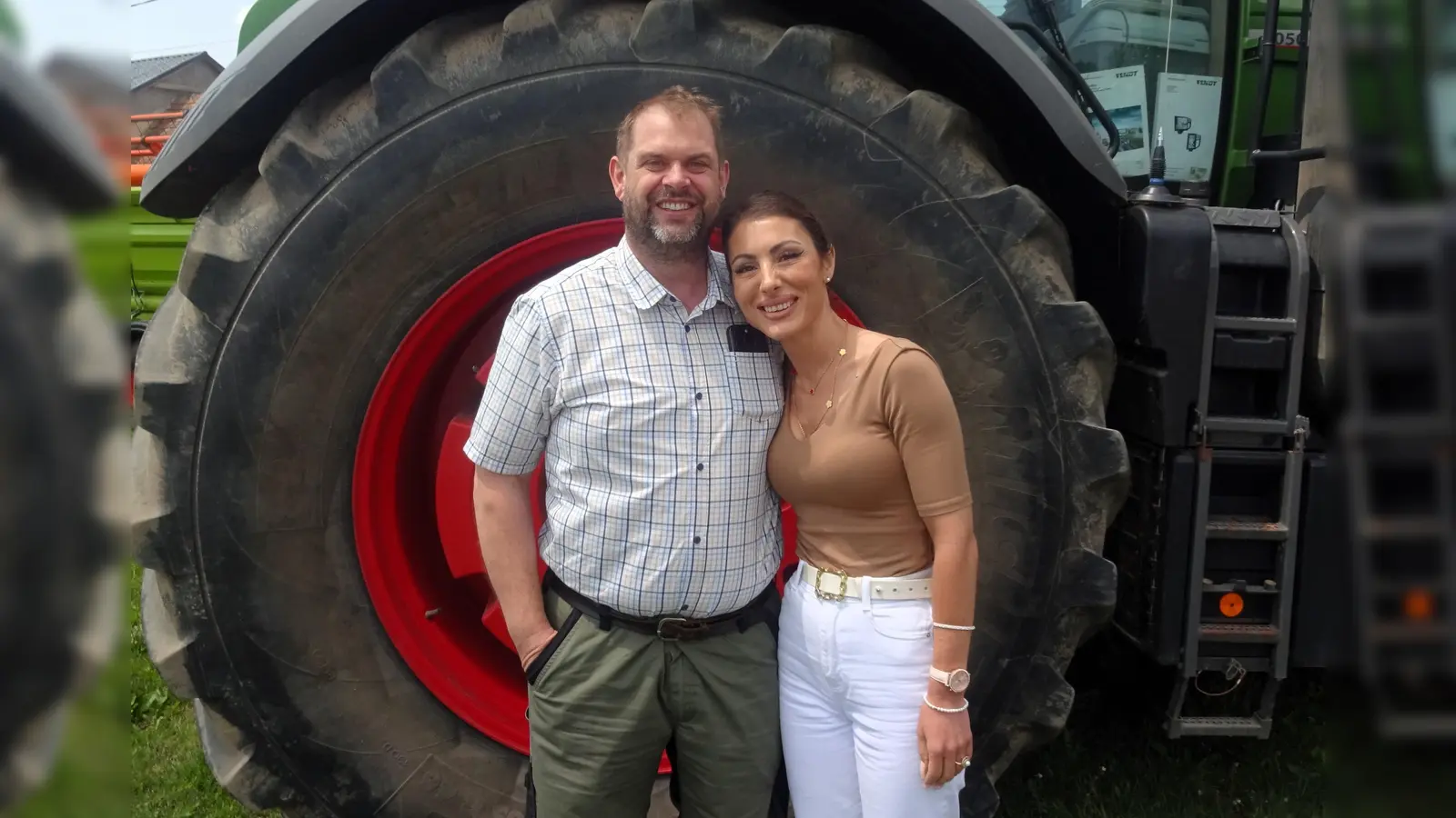 Christian Rothe mit seiner Frau Mirabella. Manchmal hat er ein wenig Heimweh nach Franken, doch grundsätzlich ist er in Siebenbürgen sehr glücklich. (Foto: Karl-Heinz Gisbertz)