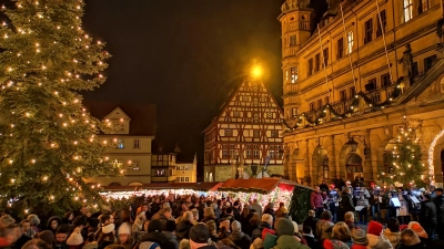Das dritte Adventswochenende bescherte dem Reiterlesmarkt enormen Zulauf. Besonders stark war der Andrang am Samstag. (Foto: Jürgen Binder)