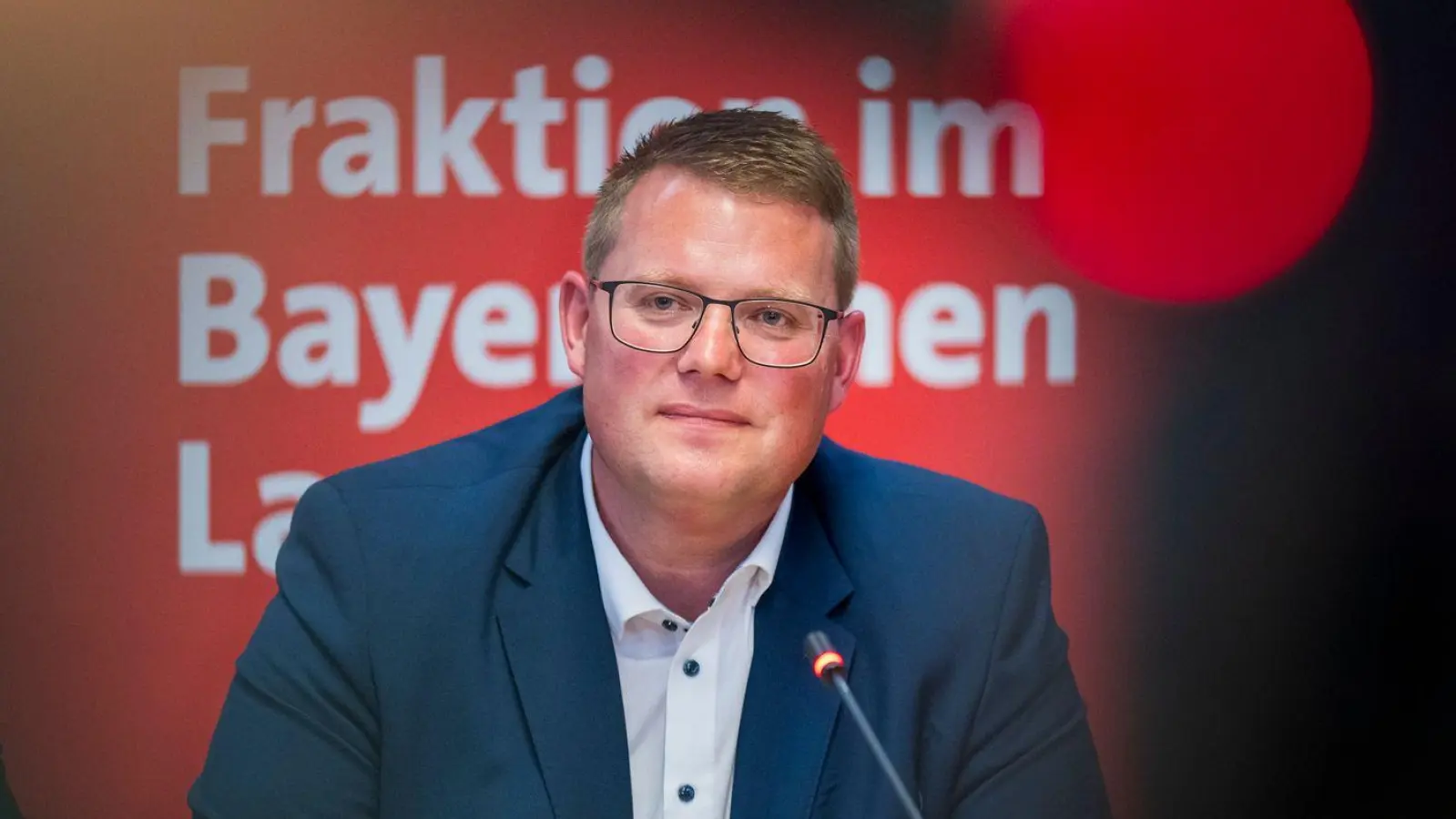 Die SPD fordert eine Möglichkeit für den Bund, Zahlungen direkt an die Kommunen durchführen zu können. Damit wollen die Sozialdemokraten verhindern, dass Gelder aus Berlin von der Staatsregierung nicht in ausreichendem Maße an die Städte und Gemeinden weitergegeben werden. (Archivbild) (Foto: Peter Kneffel/dpa)