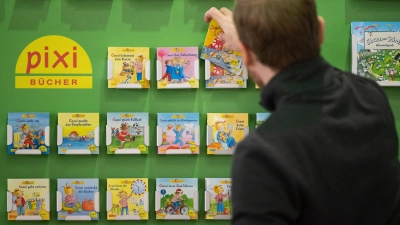 Wie geht der Hamburger Carlsen Verlag mit nachgemachten oder KI-generierten Conni-Memes um? (Archivbild) (Foto: Sebastian Gollnow/dpa)